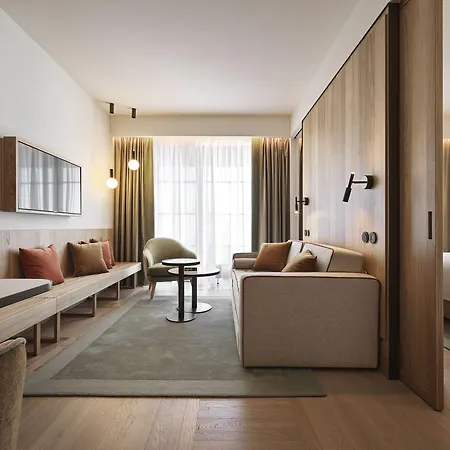 The Julius 5* Prague